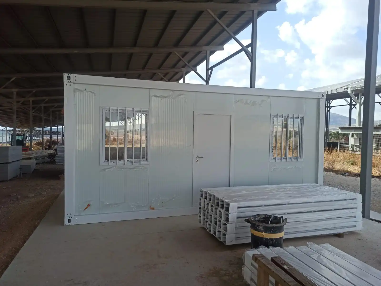 MINI Prefab Quick Assembly Sunny House Prefabricated Windproof Container waterproof Outdoor storage Steel structure room – Image 3