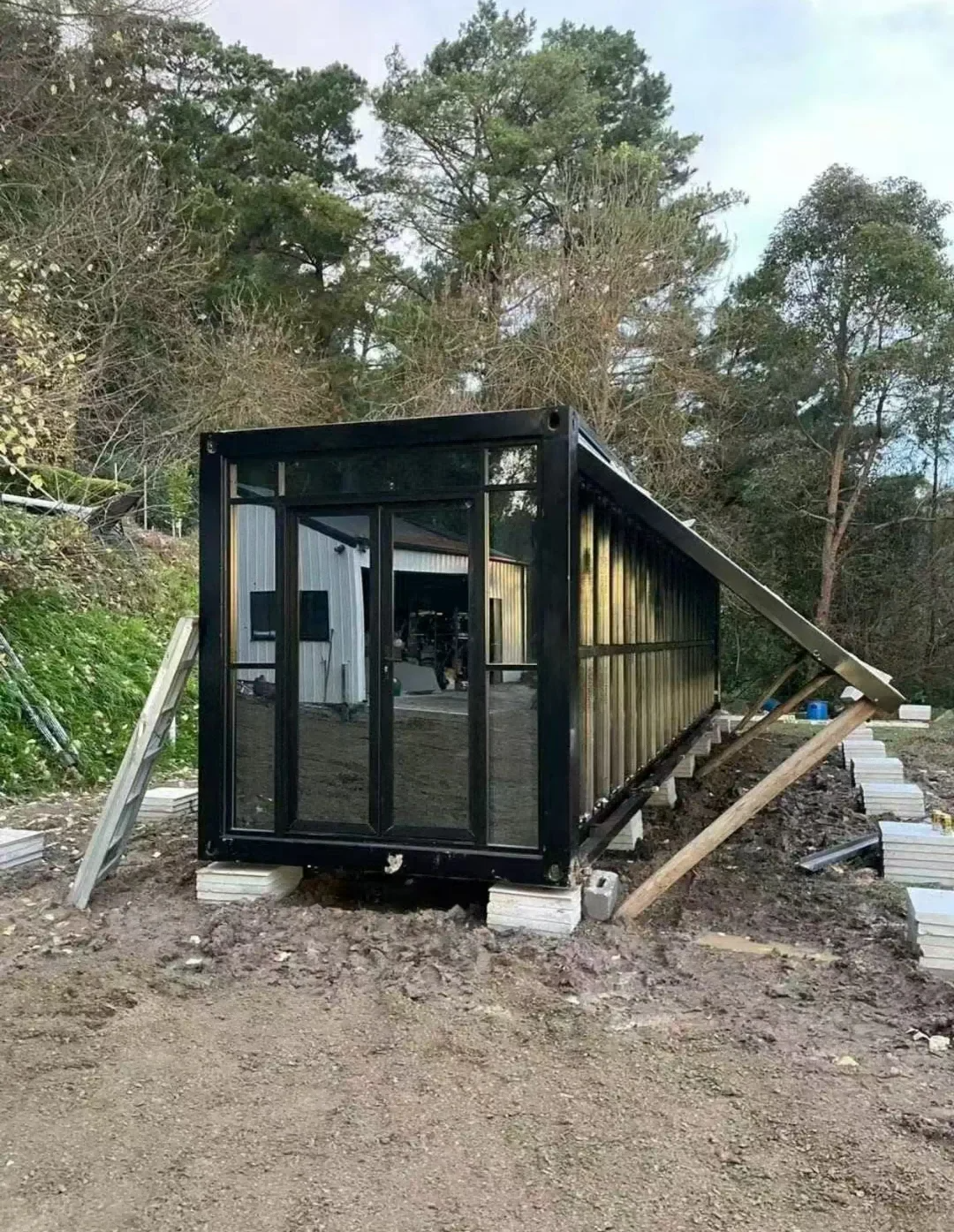 Casa Contêiner de Dois Andares – Image 12